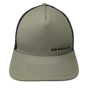 Oakley Snapback Trucker Hat Green One Size Adjustable Embroidered Mesh Back